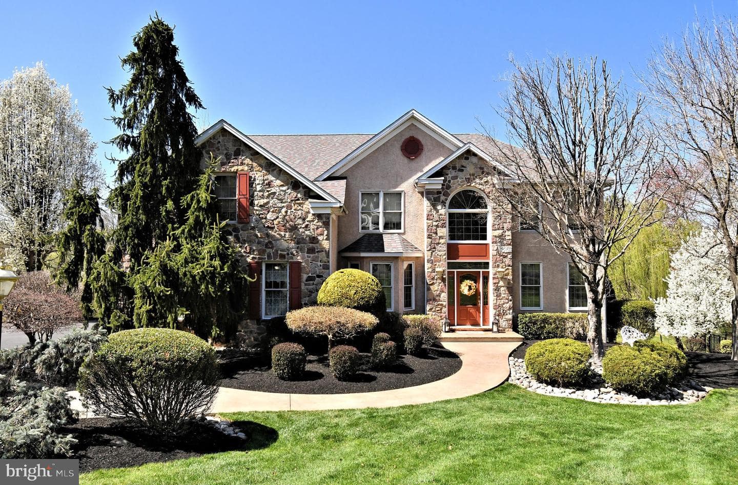 38 W Bellwood Drive photo 1