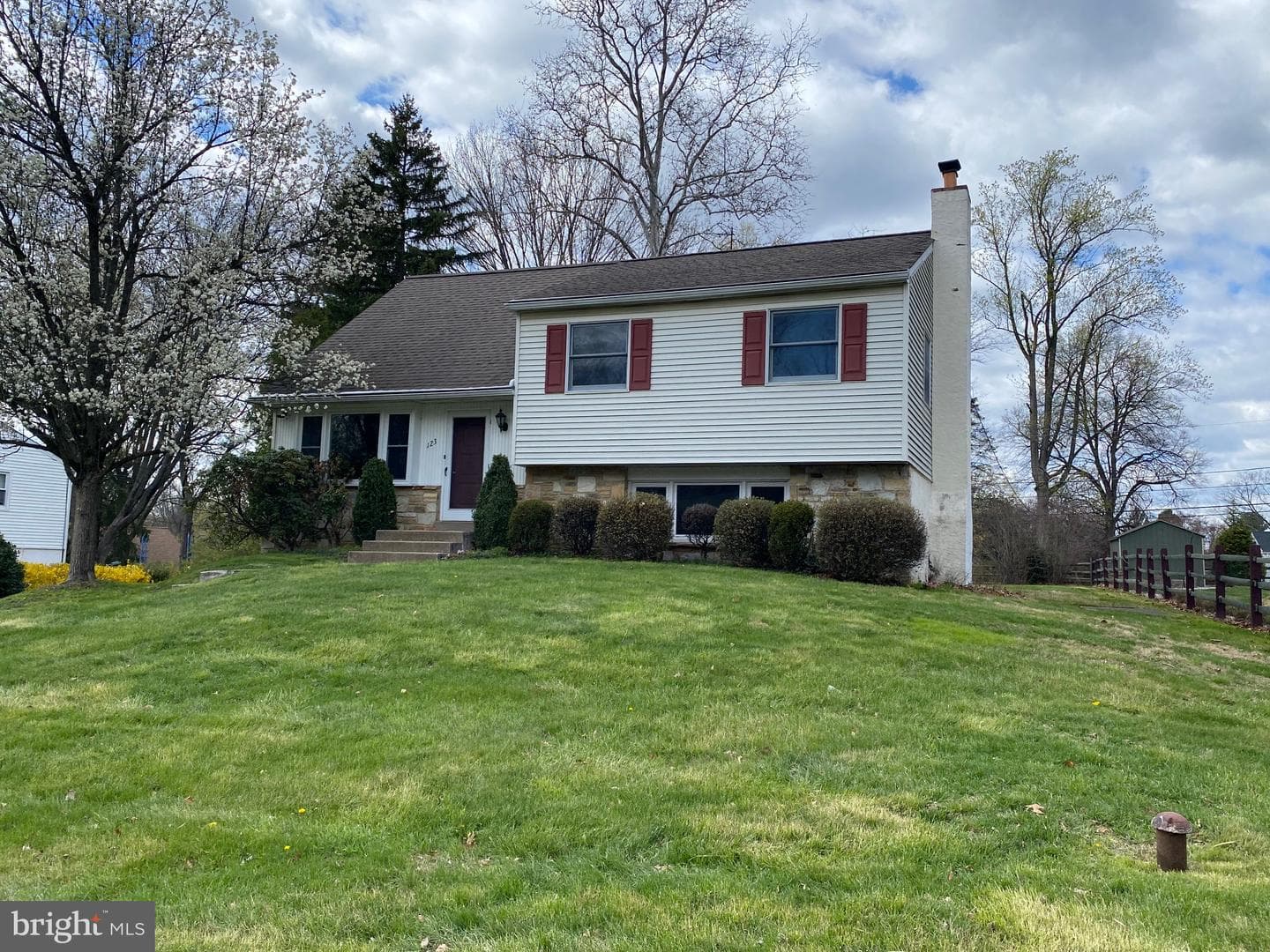 123 Cornwall Drive photo 1