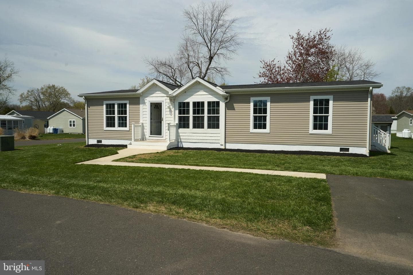 230 Wooded Drive photo 1