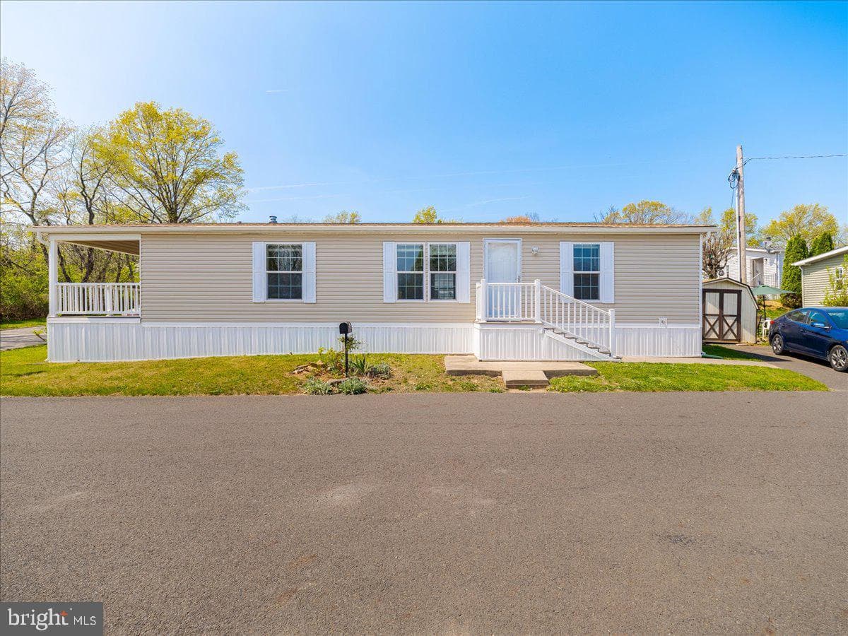 3226 Azalea Avenue photo 1