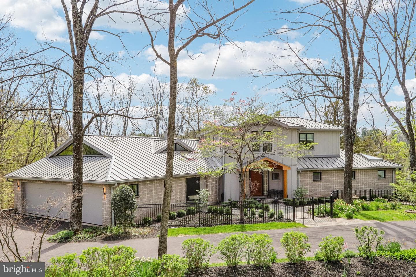 20 Woodhill Road photo 1