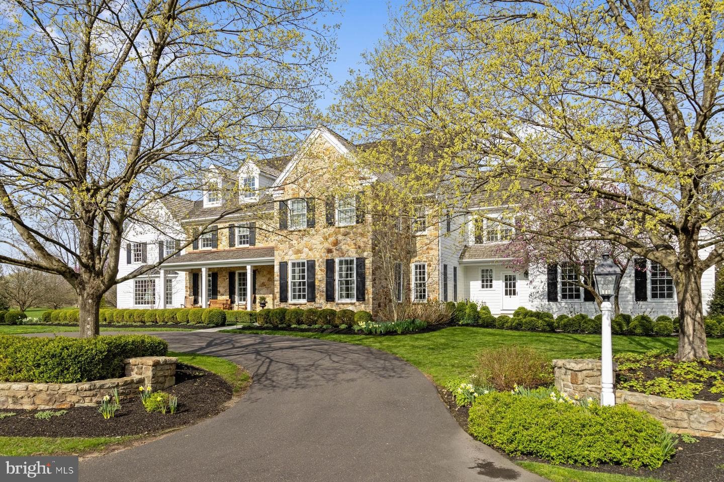 15 Greenbriar Circle photo 1