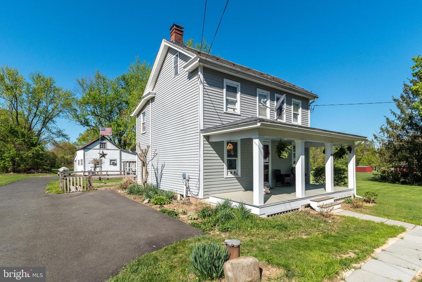 1664 Chestnut Ridge Road photo 1