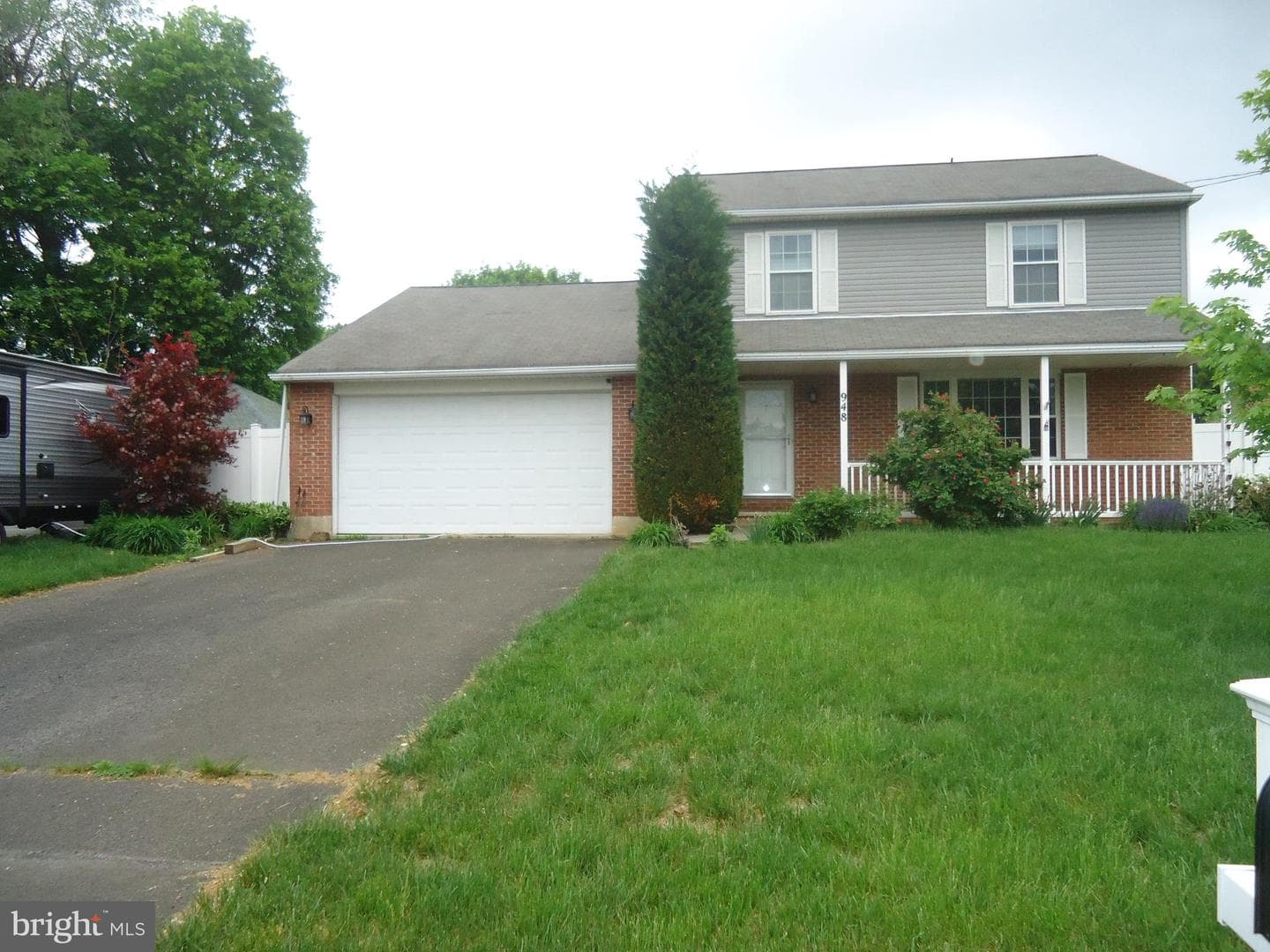 948 Oakland Ave photo 1