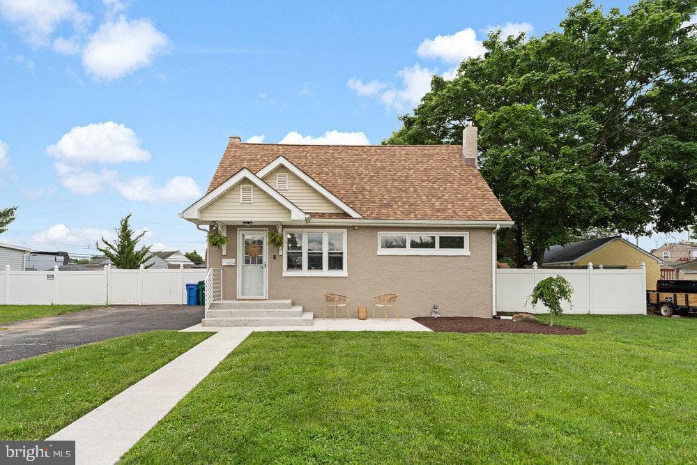 1304 Woodbine Avenue photo 1