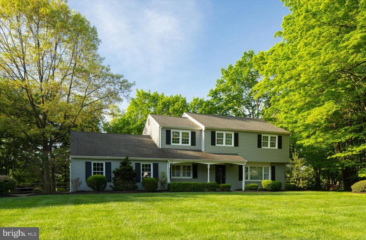 105 Glenwood Drive photo 1