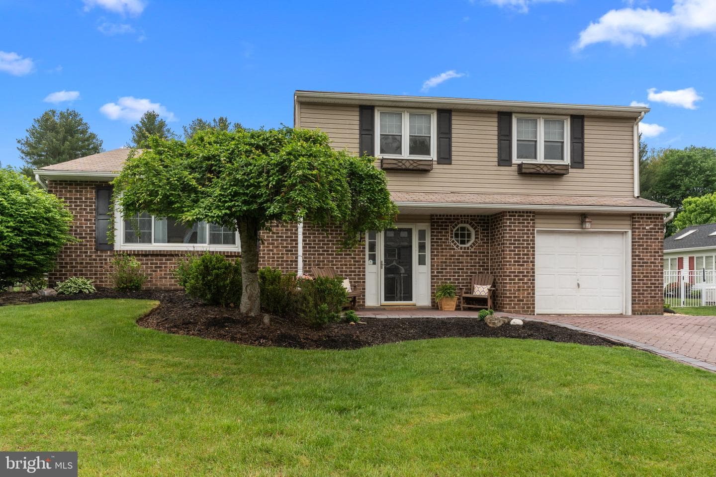 66 Grant Drive photo 1