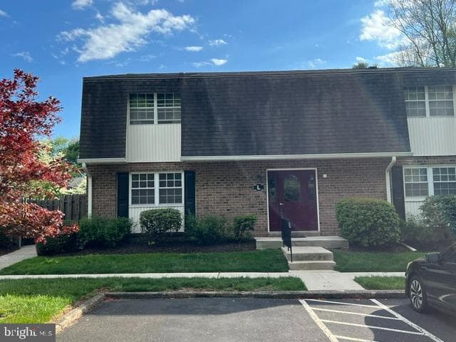 208 Hampton Crossing photo 1