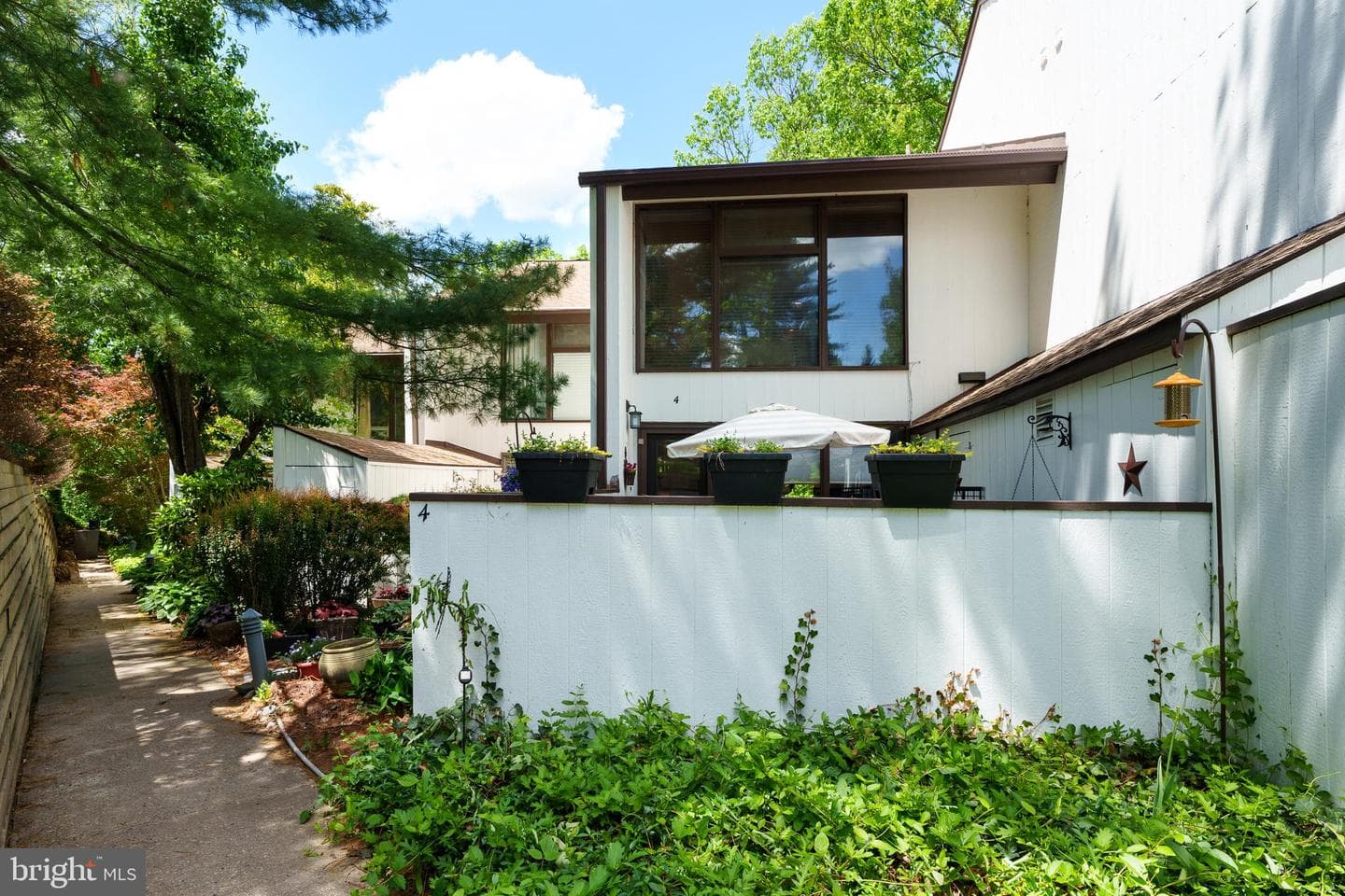 4 Arden Way photo 1