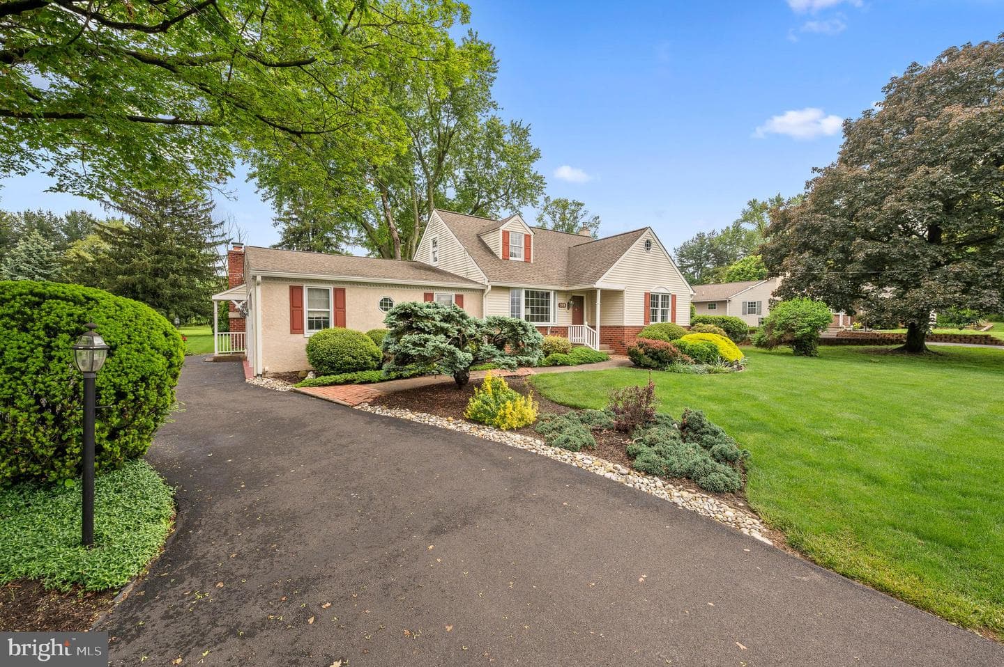389 Hatboro Road photo 1