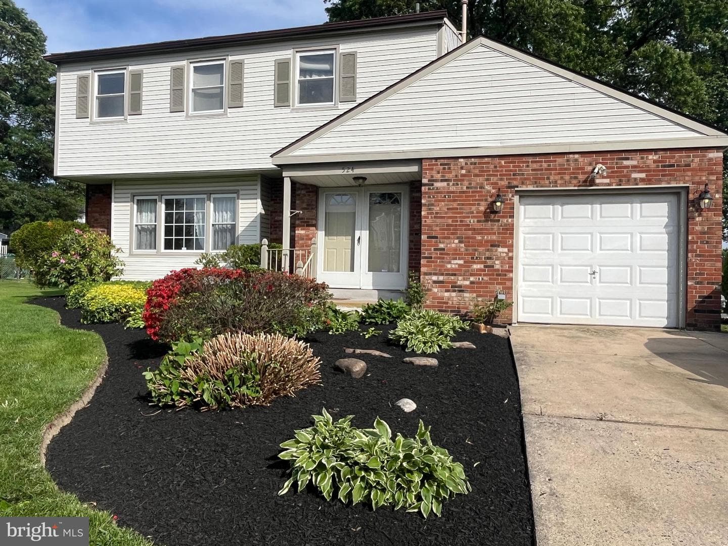 524 Ehret Road photo 1