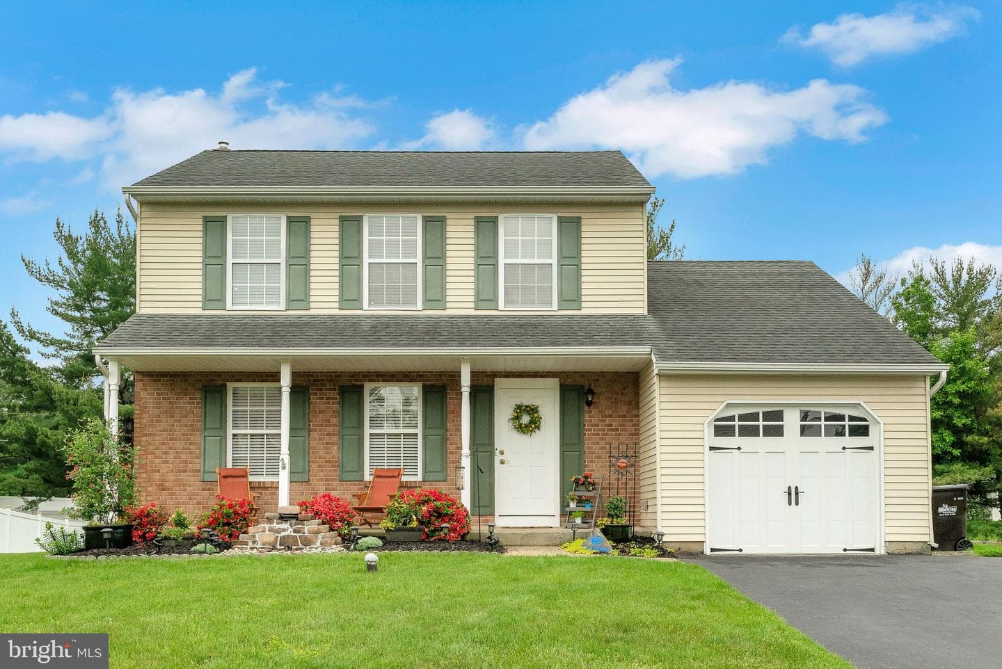 2421 Barnsleigh Drive photo 1