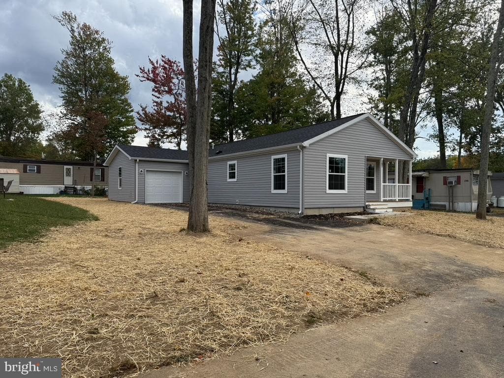 197 Spring Lane photo 1