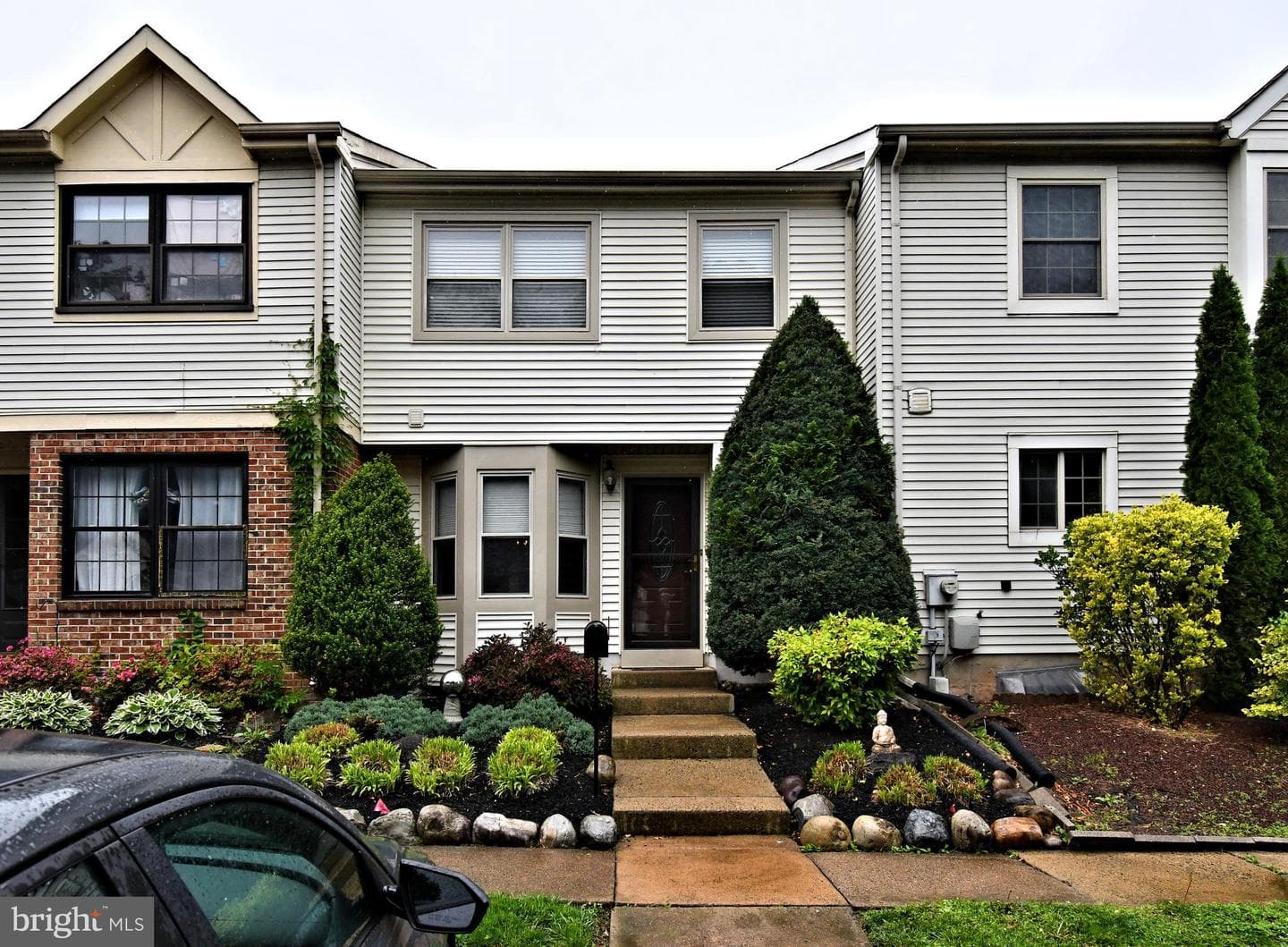 305 Ward Court photo 1