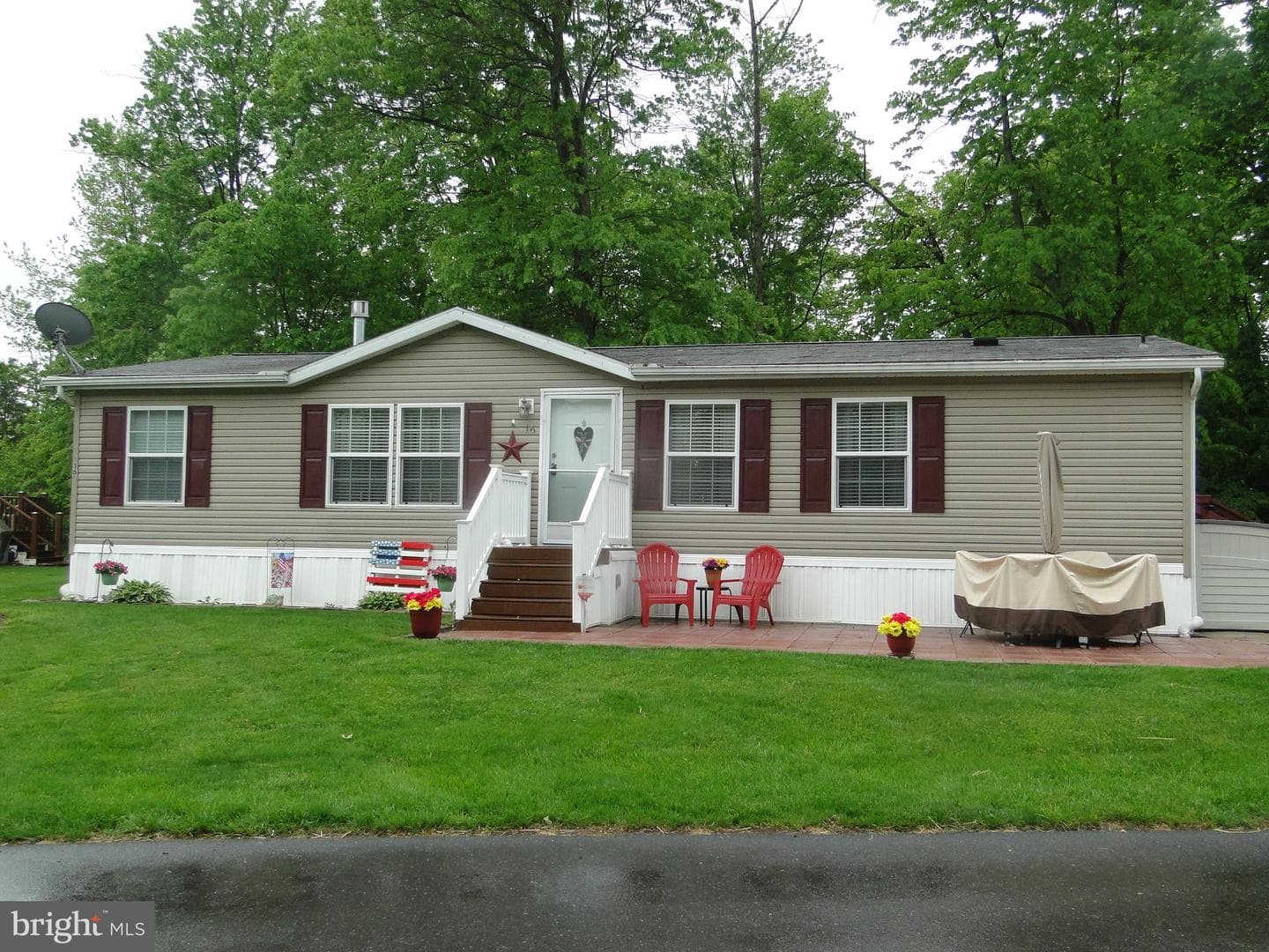 16 Skyview Drive photo 1