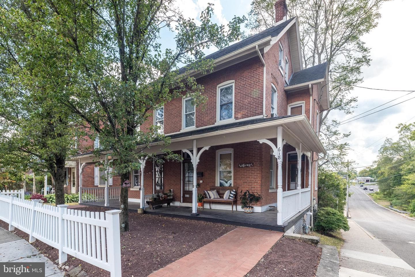 618 W Walnut Street photo 1