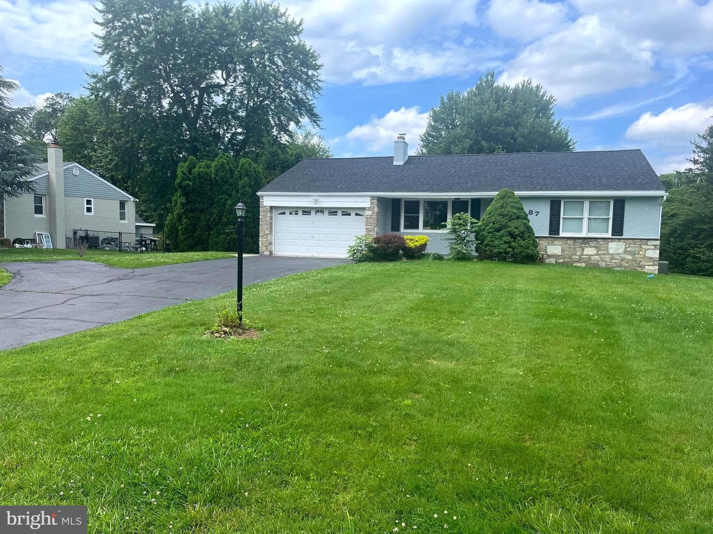 87 Valley Drive photo 1