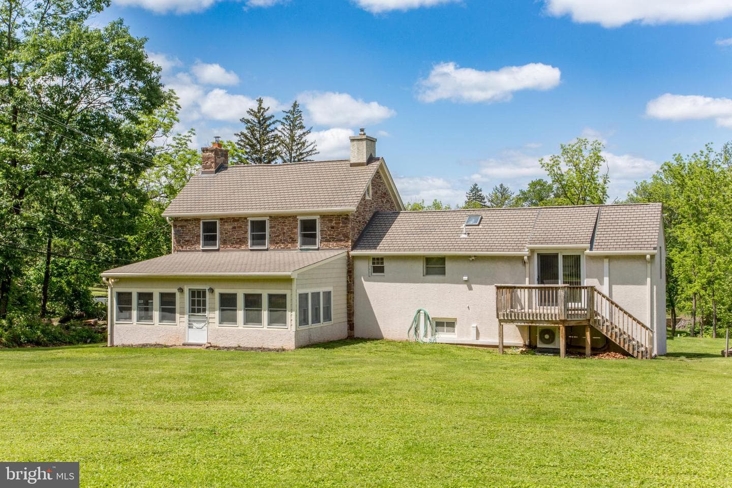 577 Sackettsford Road photo 1