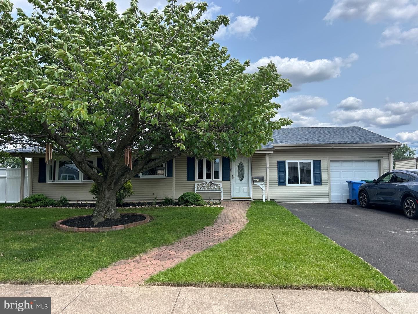 44 Sugarmaple Lane photo 1