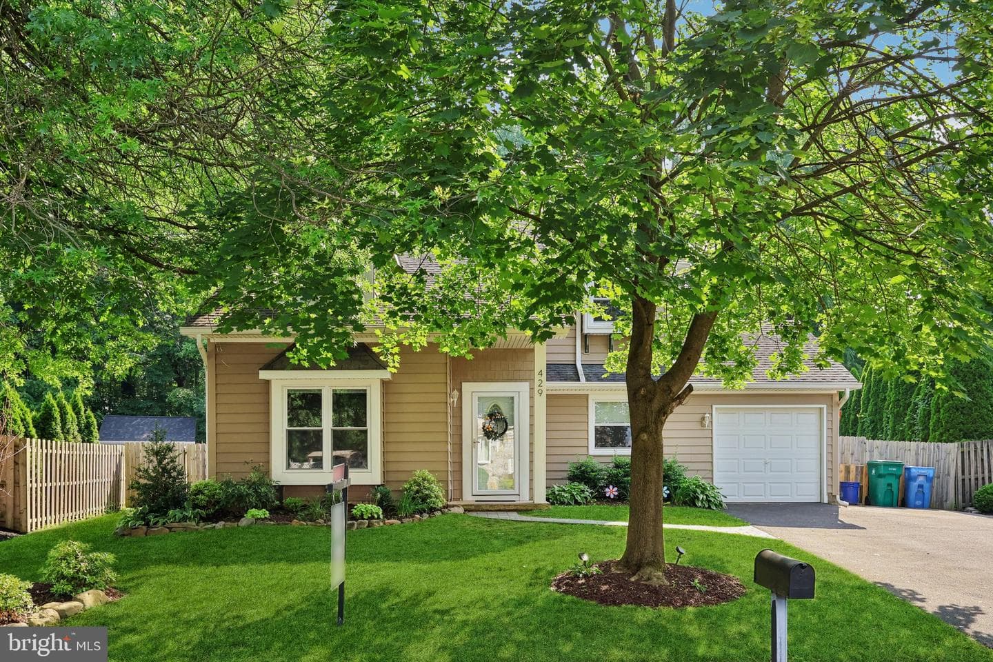 429 Stanford Road photo 1
