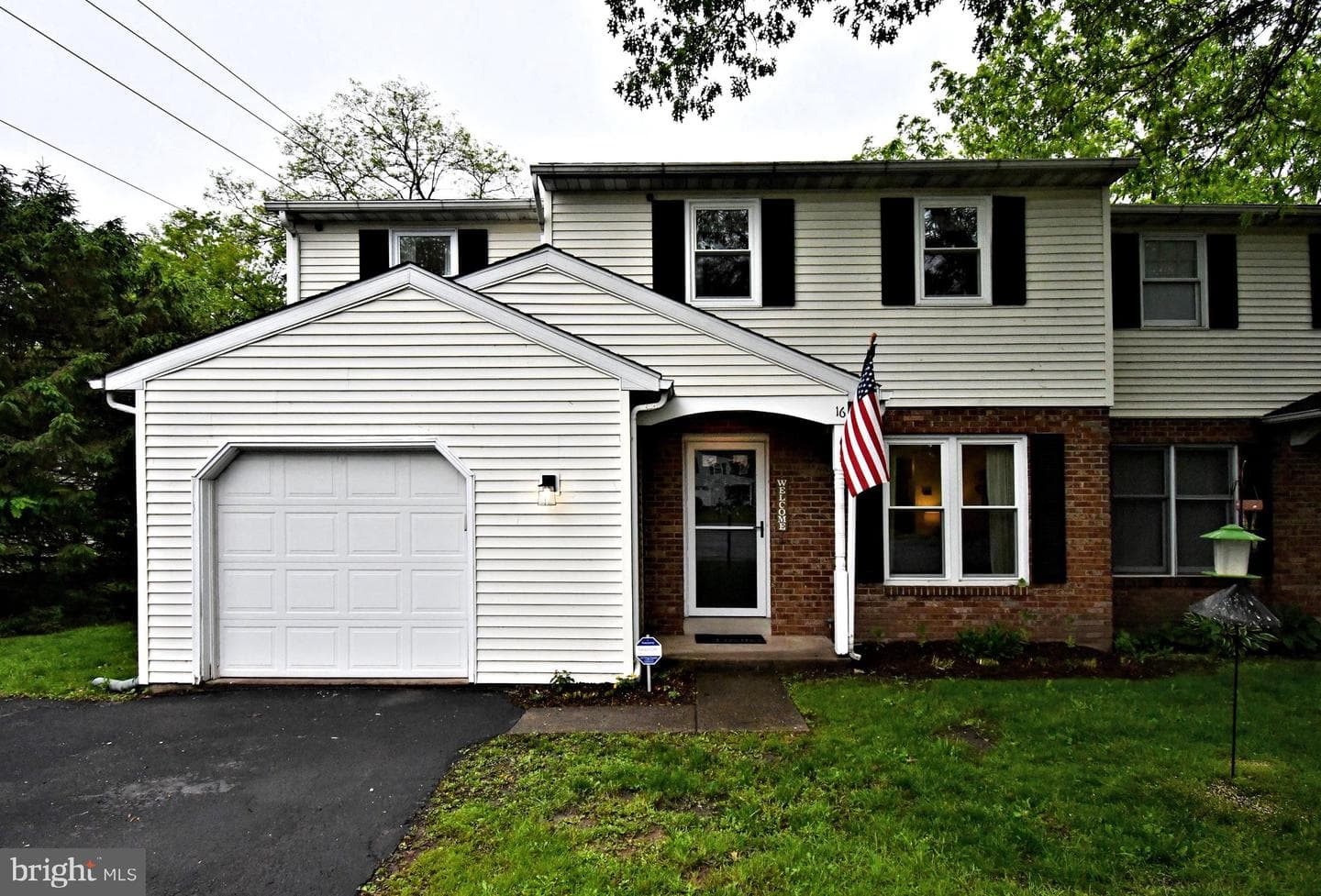 16 Grove Circle photo 1