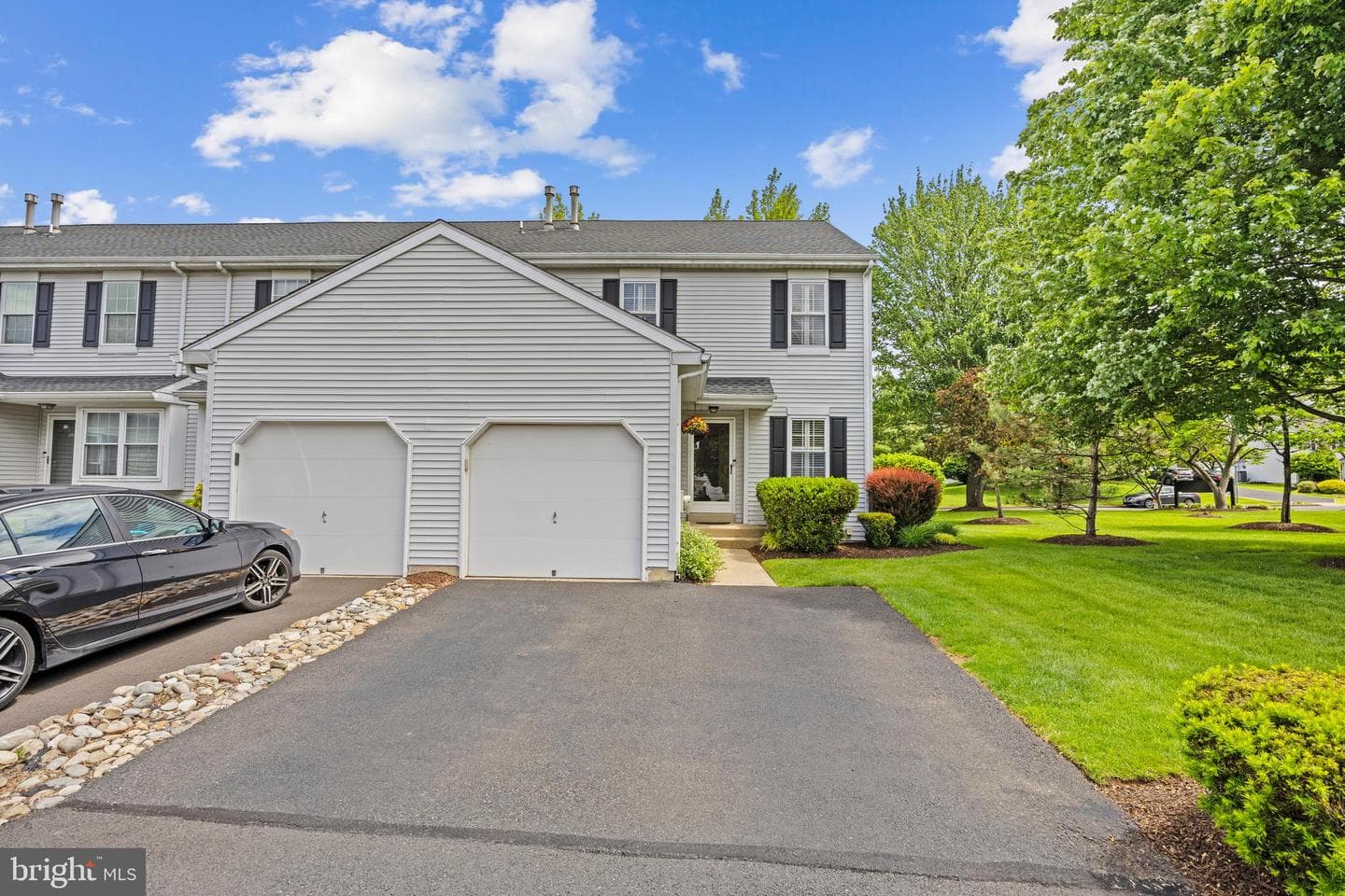 2400 Dogleg Drive photo 1