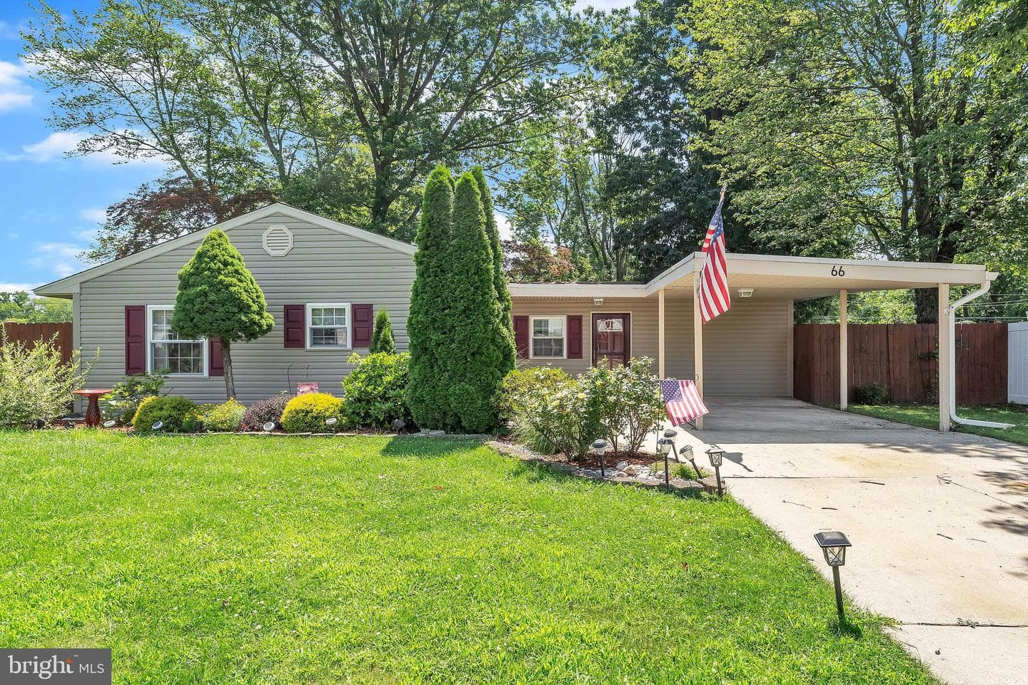 66 Yellowood Drive photo 1