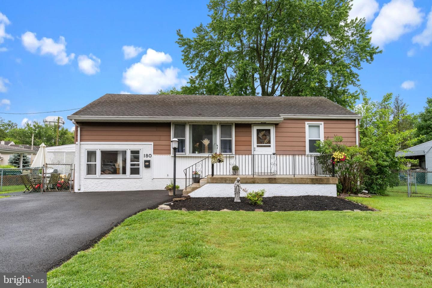 180 Lynch Drive photo 1