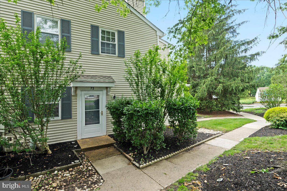 73 Belmont Station photo 1