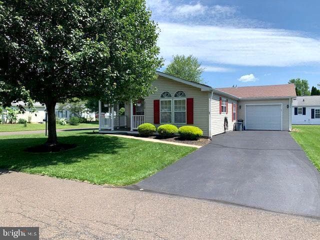 212 Dove Court photo 1