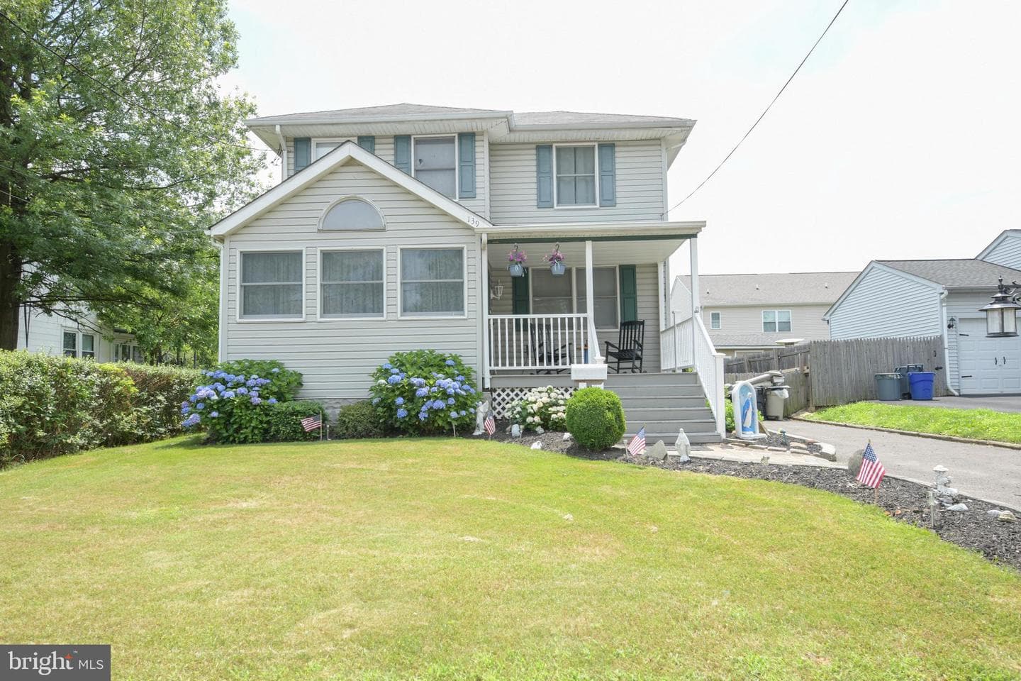 139 Crescent Street photo 1