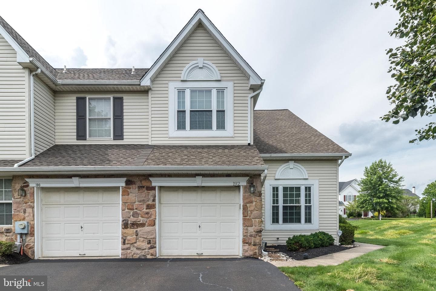 192 Stetson Drive photo 1