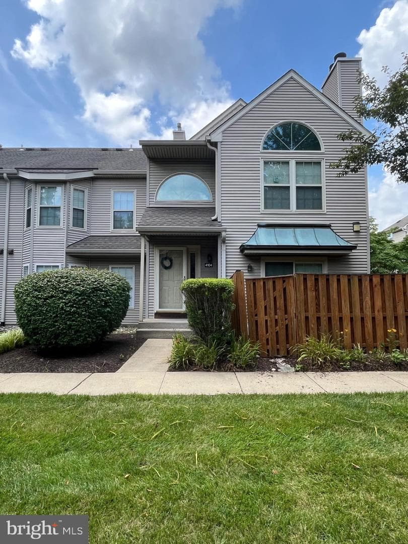 4104 Waltham Court photo 1