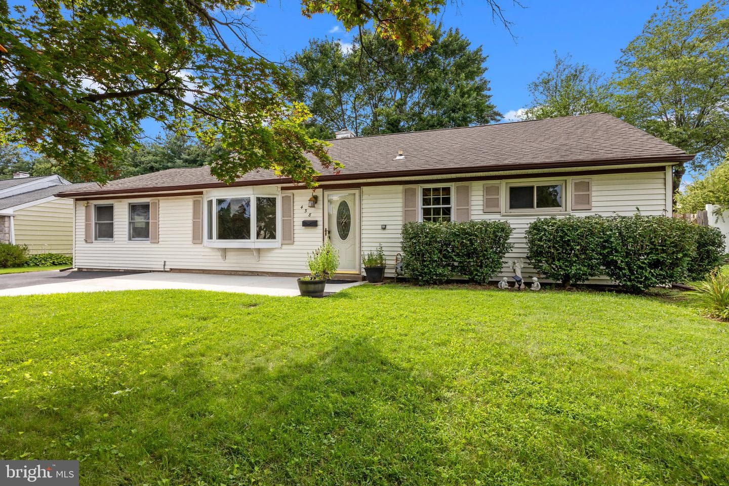 438 Chestnut Road photo 1
