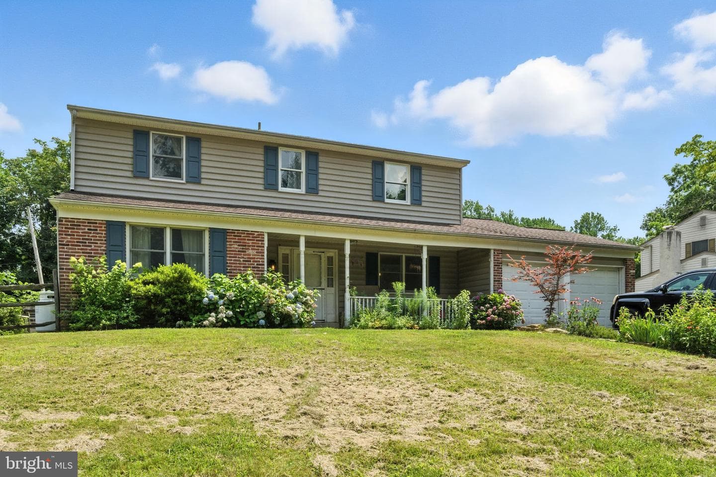 2549 Arrowhead Drive photo 1