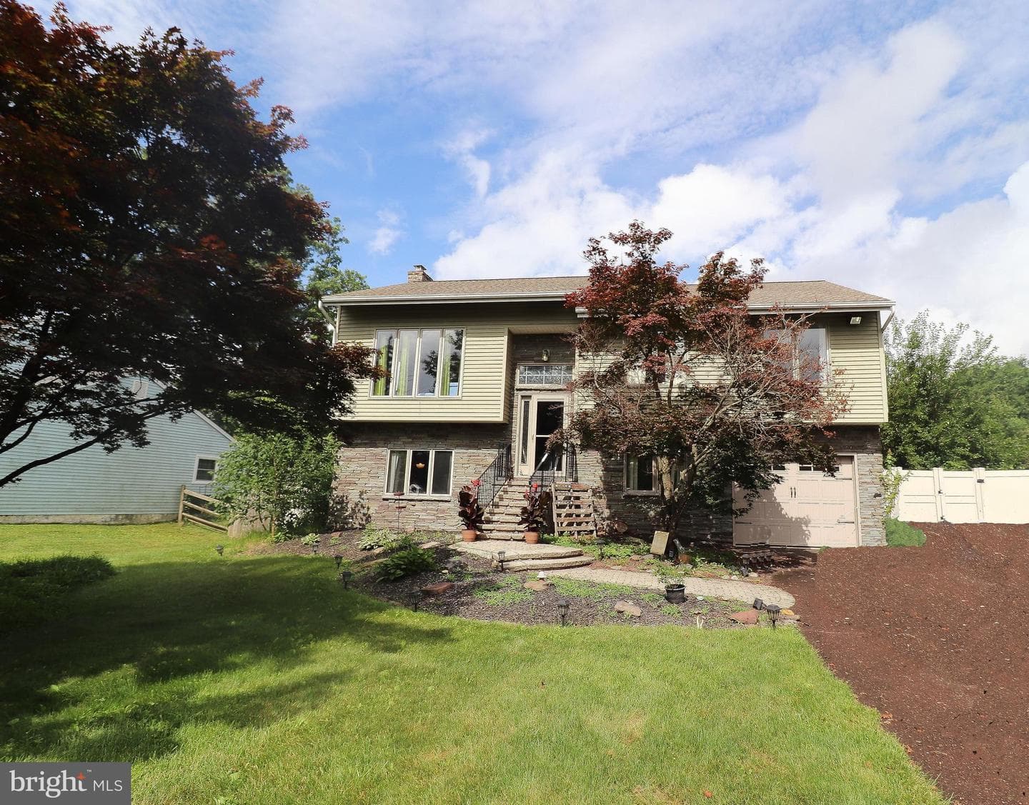 10 Blue Rock Drive photo 1