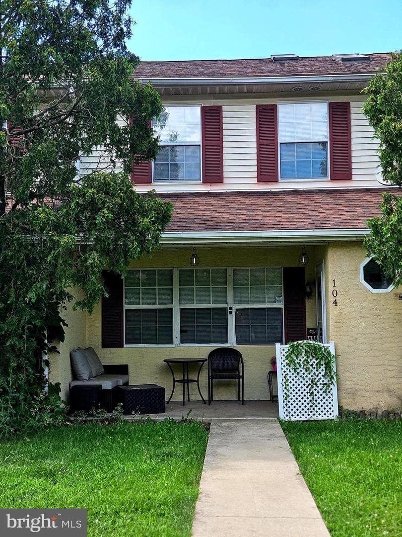 104 Laurel Court photo 1