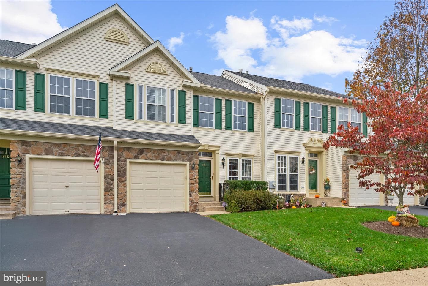 813 Geranium Drive photo 1