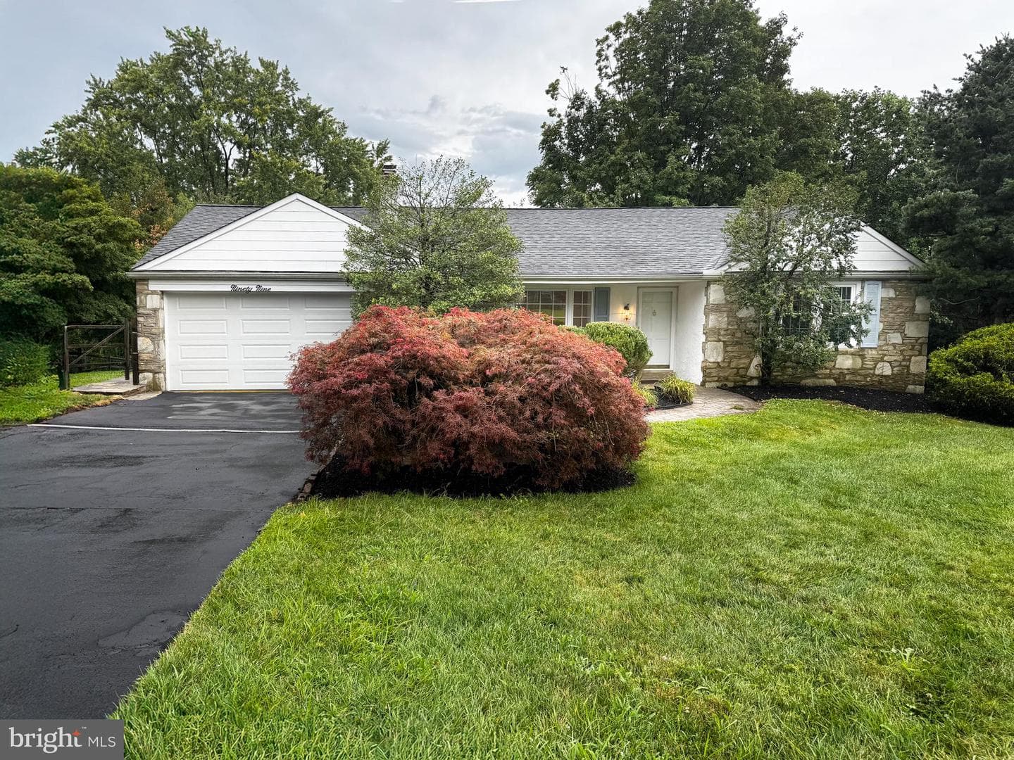 99 Hilltop Drive photo 1
