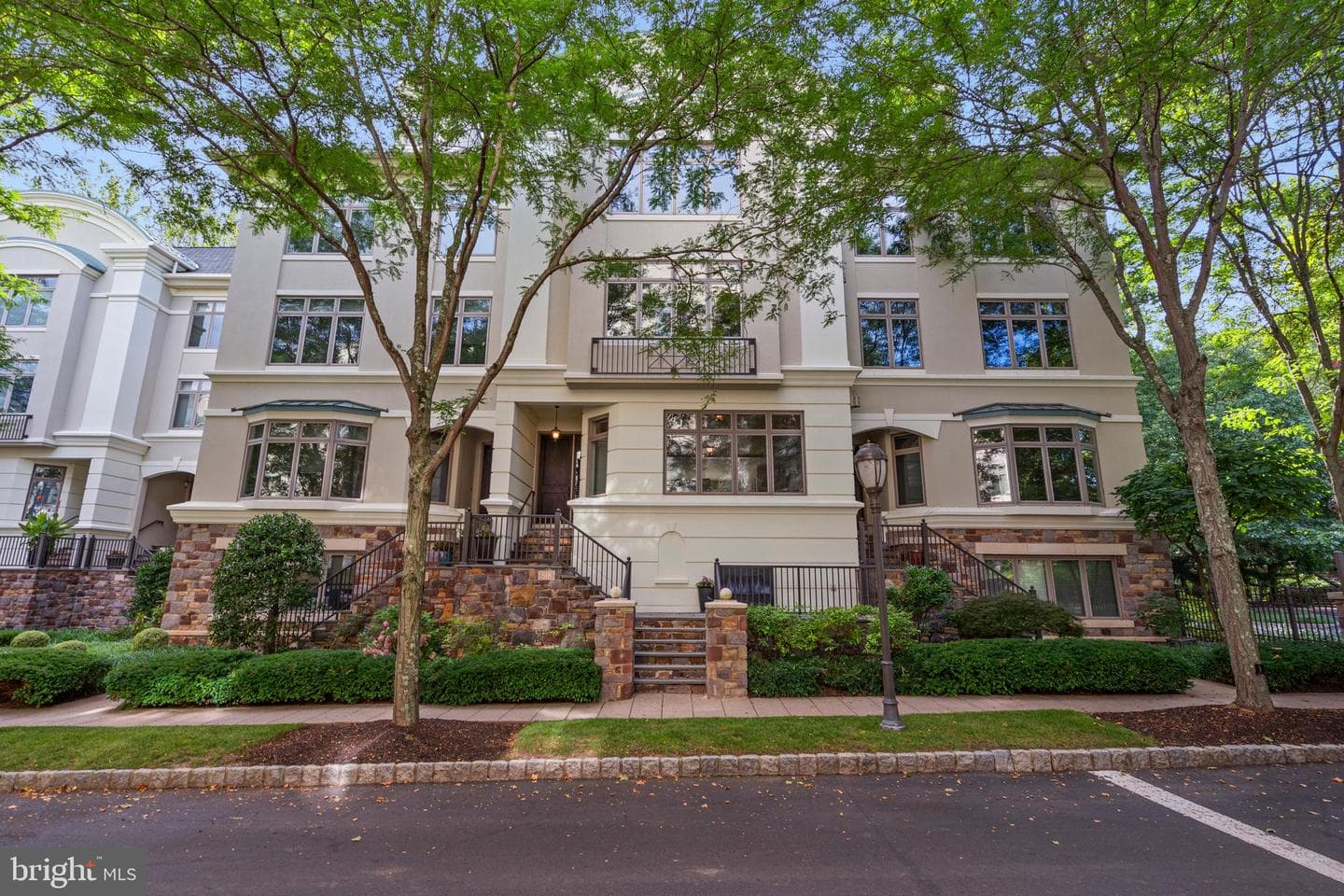 518 Waterview Place photo 1