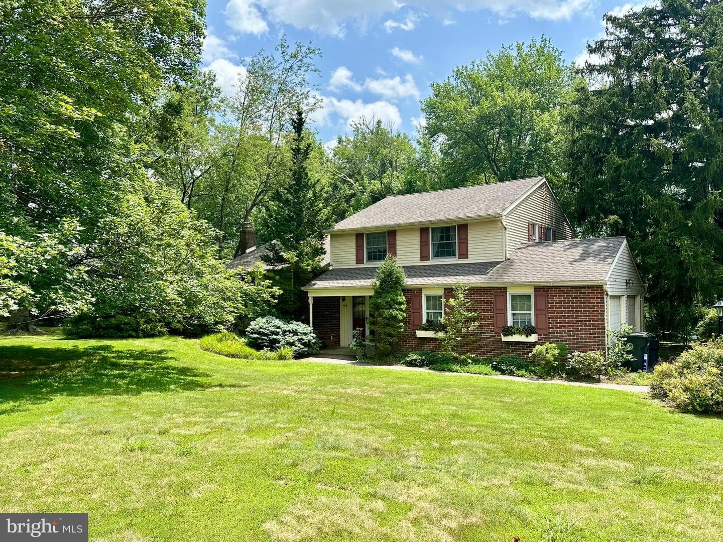 48 Deerpath Road photo 1
