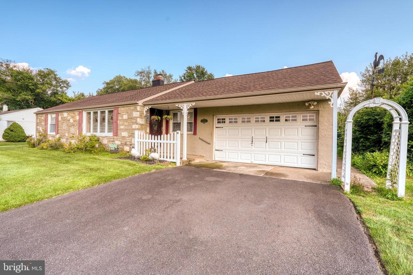 86 Valley Drive photo 1