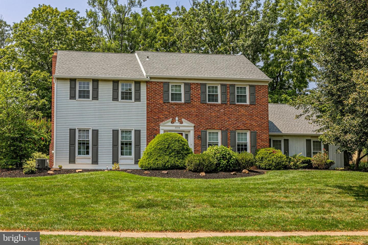 1034 Victory Drive photo 1