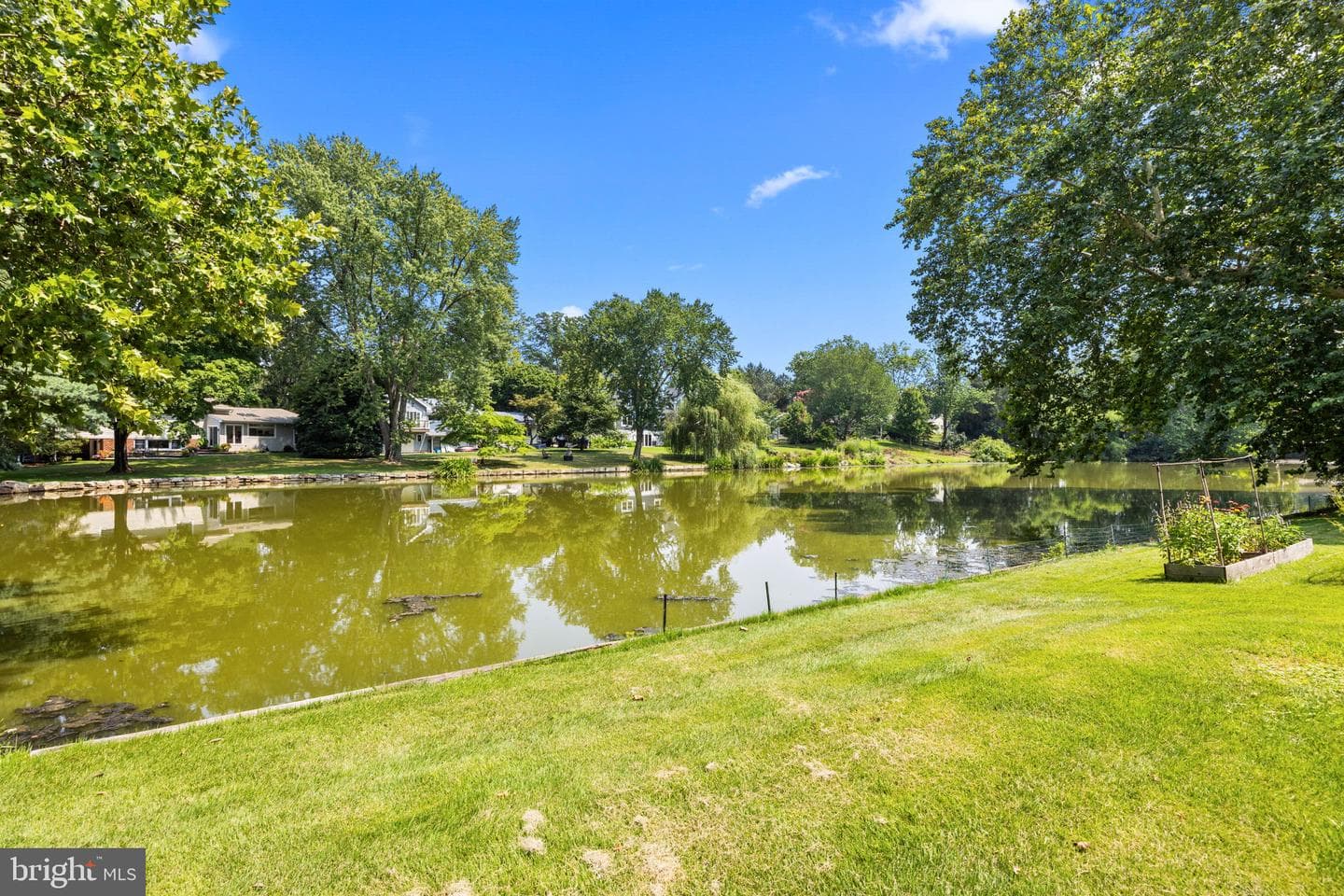 2330 Lakeview Drive photo 1