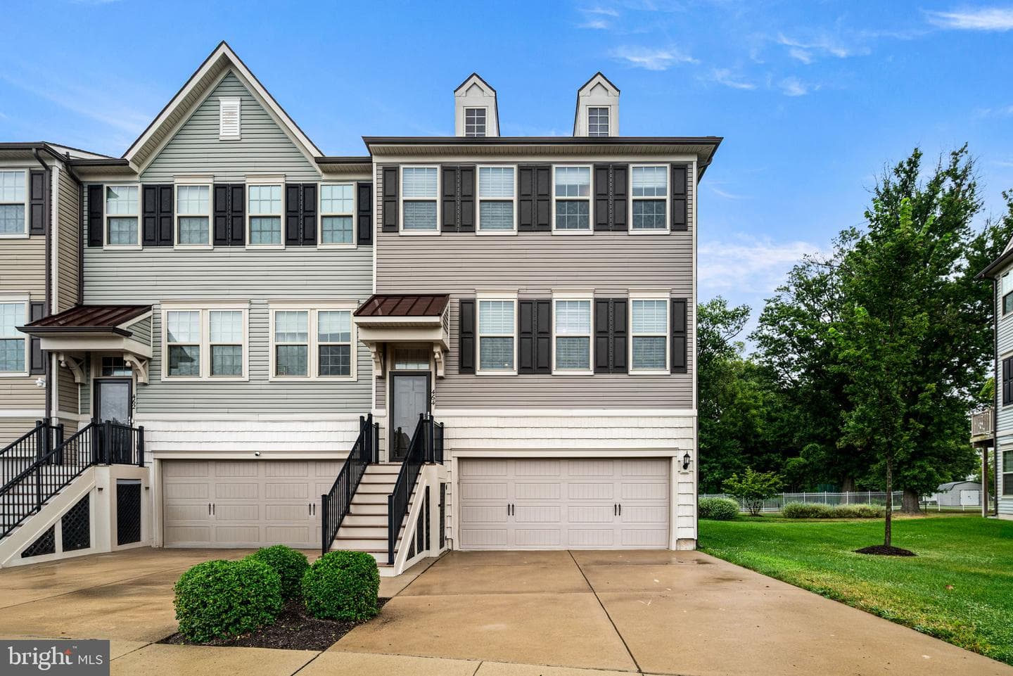 464 Rowan Street photo 1