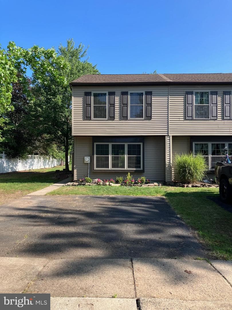171 Redwood Drive photo 1