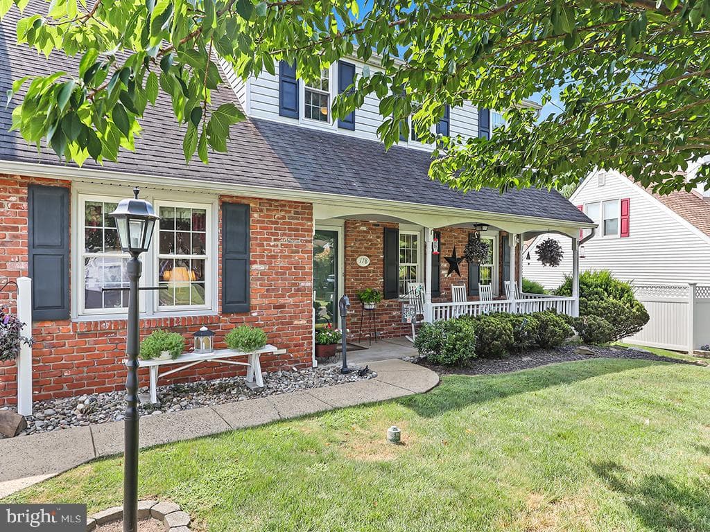 178 Chapel Drive photo 1