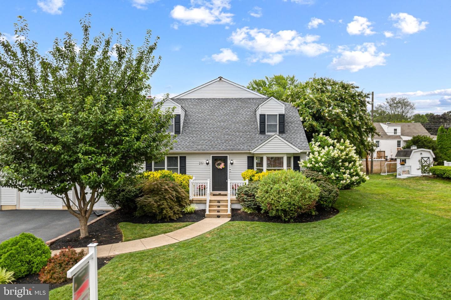 251 Rosewood Avenue photo 1