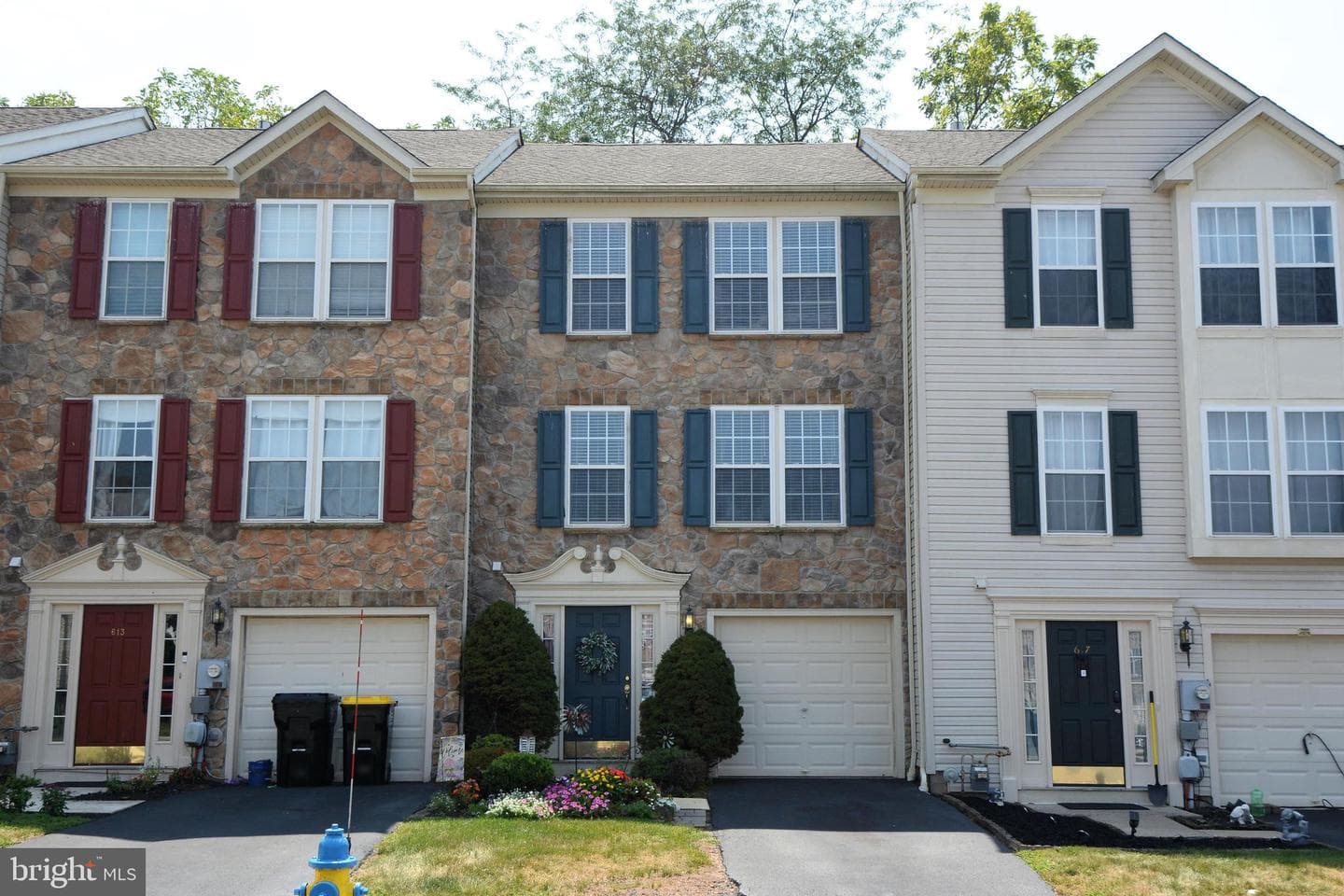 615 Village Court photo 1