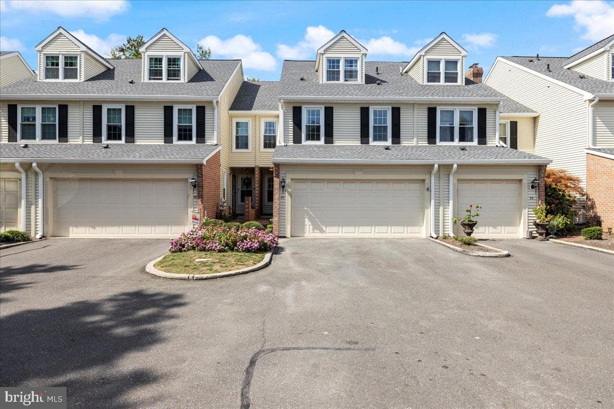51 Sutphin Pines photo 1